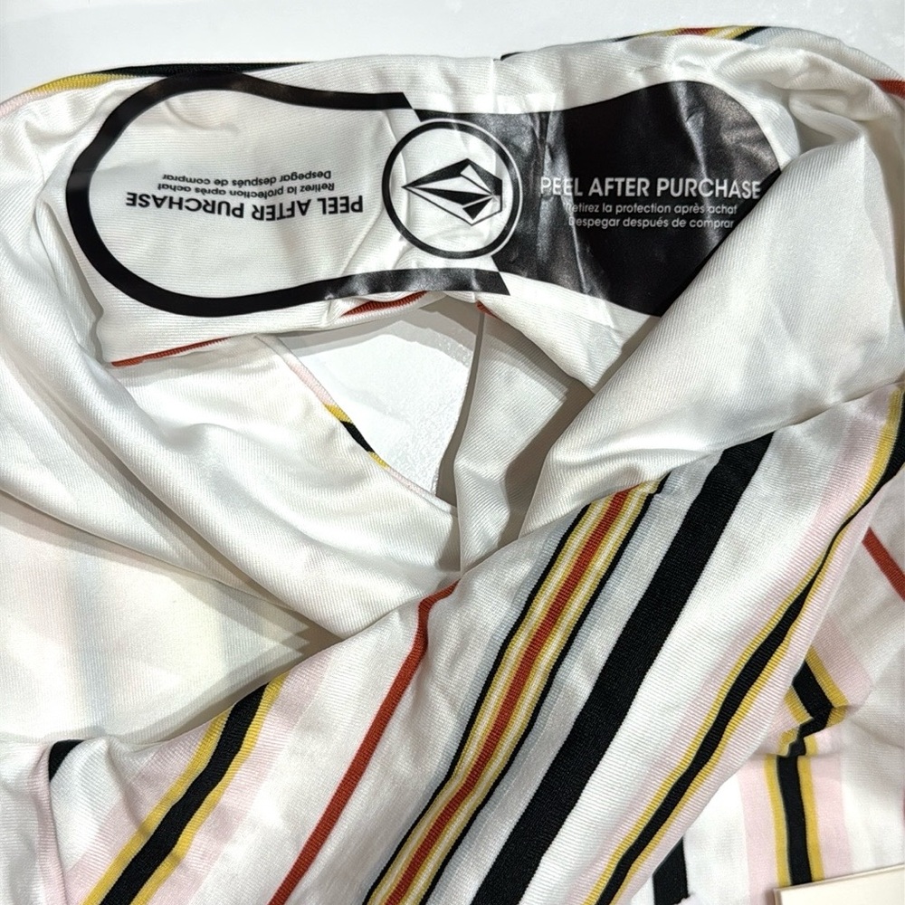 Volcom That’s Stripe One Piece - Picture 11 of 12